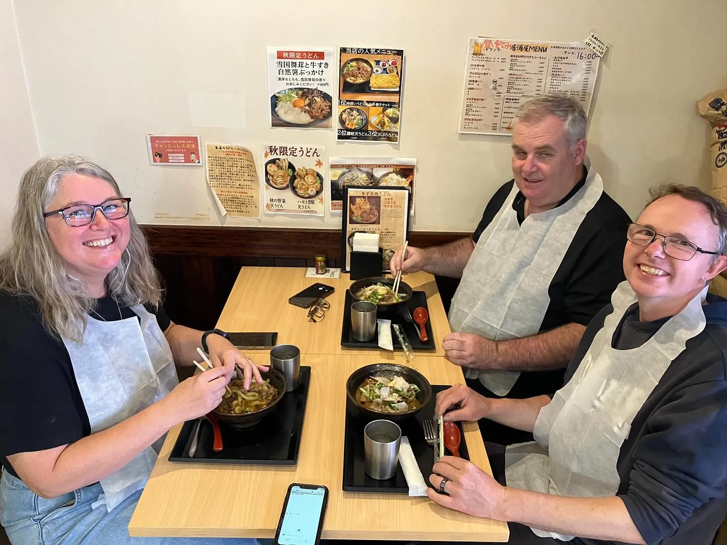 【奈良・新大宮で本格うどん体験】アメリカから3人組が参加!手...