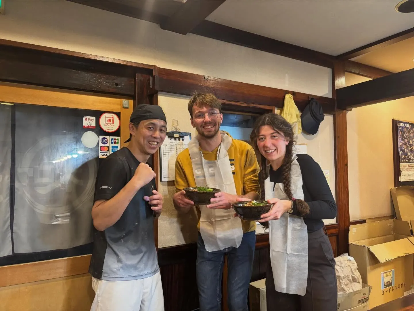 今日はフランスから素敵なご夫婦に、奈良の手打ちうどん体験(U...