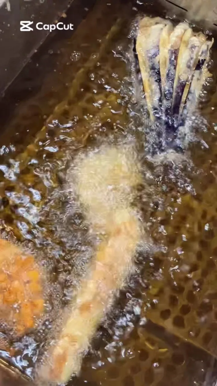 奈良市で旬を味わう！鱧ととうもろこし・ズッキーニ・ナスの天ぷ...